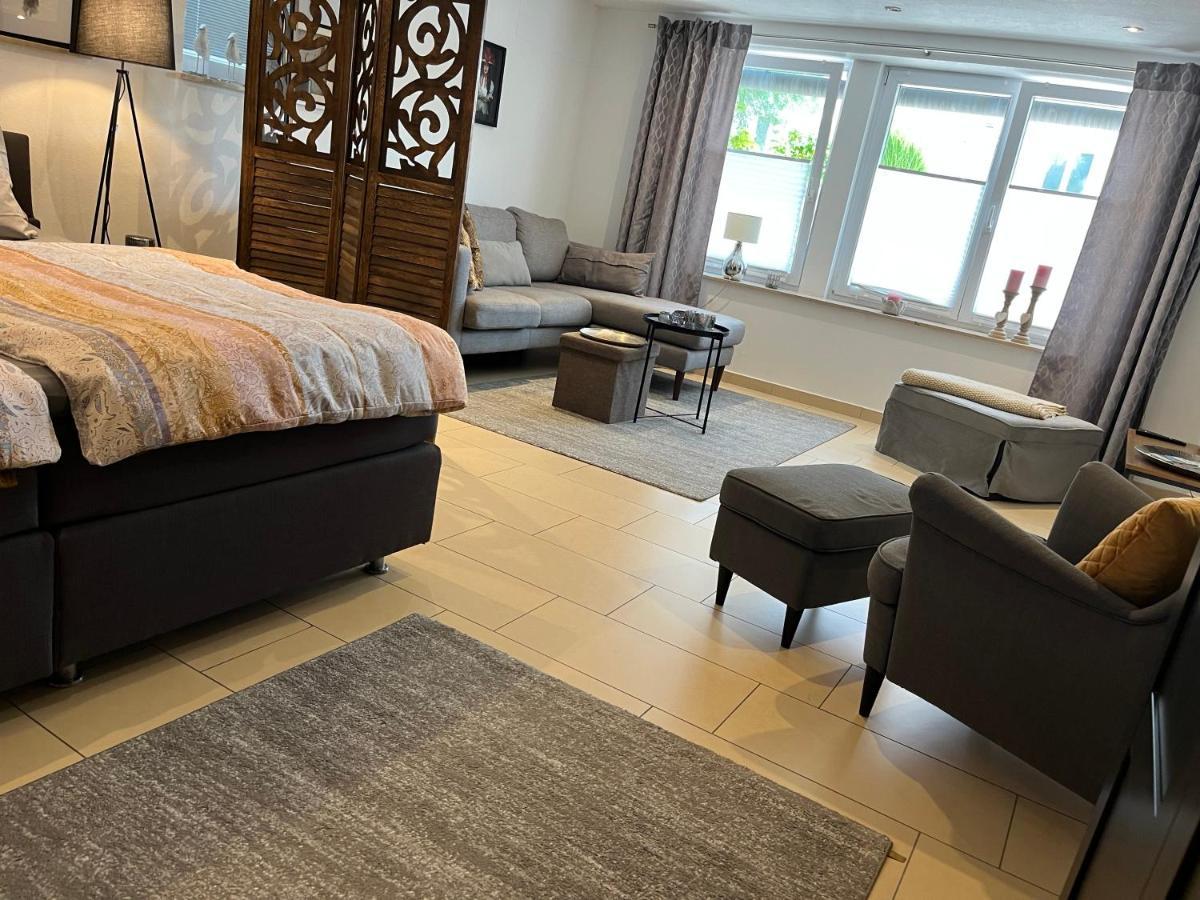 Schoene Ferienwohnung 2,5 Zimmer In Stadtnaehe Mit Eigenem Hofgarten بالينغن المظهر الخارجي الصورة